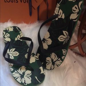 Old Navy Shoes - 2 PAIR OF MEN’S FLIP FLOPS Old Navy Shoes - 2 PAIR OF MEN’S FLIP FLOPS